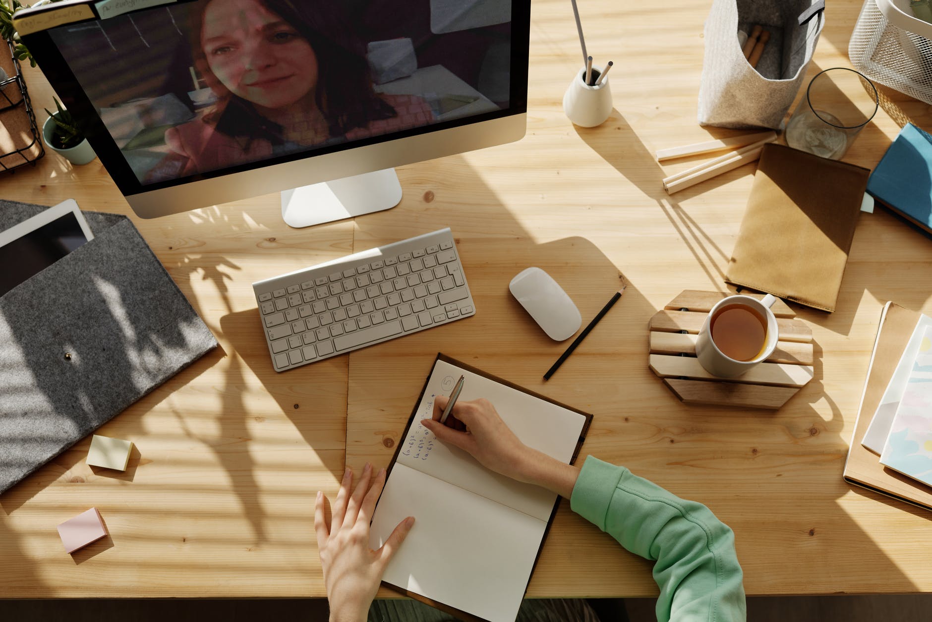 Définition RH : tout savoir sur le mode de travail hybride